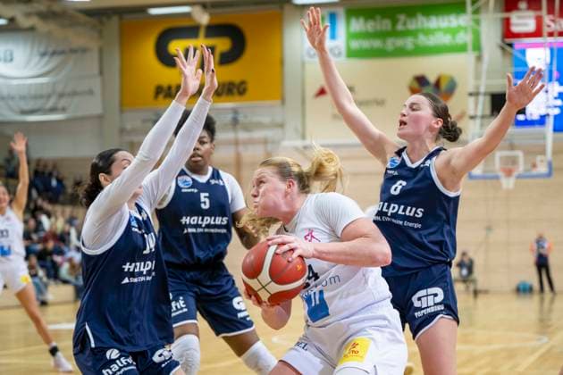 Toyota DBBL 2025 2026 Syntainics MBC vs USC Freiburg Halle Saale, Germany 01 February 2026 In the picture from left in the duel Katelyn Shumate Halle , Khalis Cain Halle , Abigail Ann Prohaska Freiburg and Nicole Brochlitz Halle Halle Saale swh Arena Sachsen Anhalt Germany