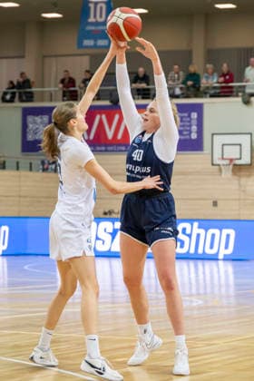 Toyota DBBL 2025 2026 Syntainics MBC vs USC Freiburg Halle Saale, Germany 01 February 2026 In the picture from left Antonia Kraushaar Freiburg and Sydney Erikstrup Halle Halle Saale swh Arena Sachsen Anhalt Germany