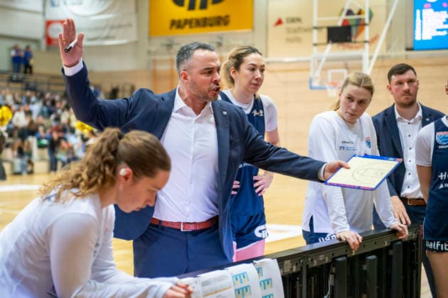 Toyota DBBL 2025 2026 Syntainics MBC vs USC Freiburg Halle Saale, Germany 01 February 2026 In the picture middle coach Timur Topal Halle dissatisfied, disappointed, disappointed, dejected, frustrated, Halle Saale swh Arena Sachsen Anhalt Germany