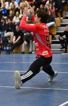 01 02 2026 Handball season 2025 2026 Test match friendly HC Erlangen HCE Frisch Auf Göppingen xwoxzix Tin Herceg 99, HC Erlangen HCE defends