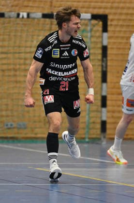 01 02 2026 Handball Season 2025 2026 Test match Friendly match HC Erlangen HCE Frisch Auf Göppingen xwoxzix Christopher Bissel 21, HC Erlangen HCE clenches fist fists goal celebration cheers joy