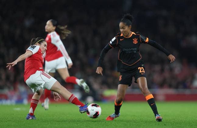 . - Arsenal Women v Corinthians Women, FIFA Women s Champions Cup Final, Emirates Stadium, London, UK - 1st February 2026. Daniel Weir Crystal Pix Daniel Weir Crystal Pix Mariona Caldentey of Arsenal Women battles for the ball with Gi Fernandes of Corinthians Women. - Arsenal Women v Corinthians Women, FIFA Women s Champions Cup Final, Emirates Stadium, London, UK - 1st February 2026. Daniel Weir Crystal Pix London Emirates Stadium UK Copyright: xDanielxWeirx CP_Arsenal_Women_Corinthians_Women_DW07