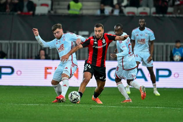 FOOTBALL : Nice (OGCN) vs Brest (SB29) - ligue 1 - 1 2 26 Nice™s midfielder 24 Charles Vanhoutte and Brest s midfielder 8 H. Magnetti during the French L1 2025-2026 season football match between Nice (OGCN) and Brest (SB) at Allianz Riviera stadium of Nice, south France, on February 1, 2026. NICEFrance  Copyright: xFredericxDIDESx