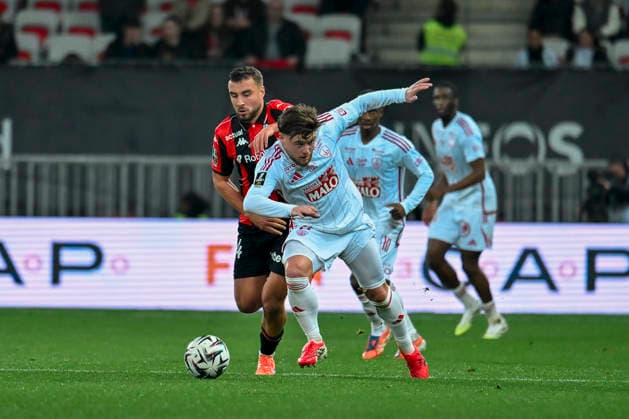 FOOTBALL : Nice (OGCN) vs Brest (SB29) - ligue 1 - 1 2 26 Nice™s midfielder 24 Charles Vanhoutte and Brest s midfielder 8 H. Magnetti during the French L1 2025-2026 season football match between Nice (OGCN) and Brest (SB) at Allianz Riviera stadium of Nice, south France, on February 1, 2026. NICEFrance  Copyright: xFredericxDIDESx