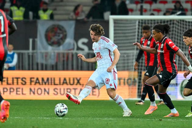 FOOTBALL : Nice (OGCN) vs Brest (SB29) - ligue 1 - 1 2 26 Brest™s midfielder 13 J. Chotard during the French L1 2025-2026 season football match between Nice (OGCN) and Brest (SB) at Allianz Riviera stadium of Nice, south France, on February 1, 2026. NICEFrance  Copyright: xFredericxDIDESx