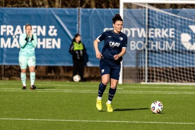 2 Womens Bundesliga VfL Bochum FC Bayern Munich II FOR EDITORIAL PURPOSES ONLY EDITORIAL USE ONLY p On Sunday, February 01, 2026, the teams of VfL Bochum blue and FC Bayern Munich II red met in the 2 Womens Bundesliga at the VfL Bochum youth training center In the picture Janine Angrick Nr 6, VfL Bochum Germany NRW Bochum Copyright MichaelxSchwalm Copyright: MichaelxSchwalm doc84e22awd23bjbcjjr4l ,EDITORIAL USE ONLY Copyright: MichaelxSchwalm