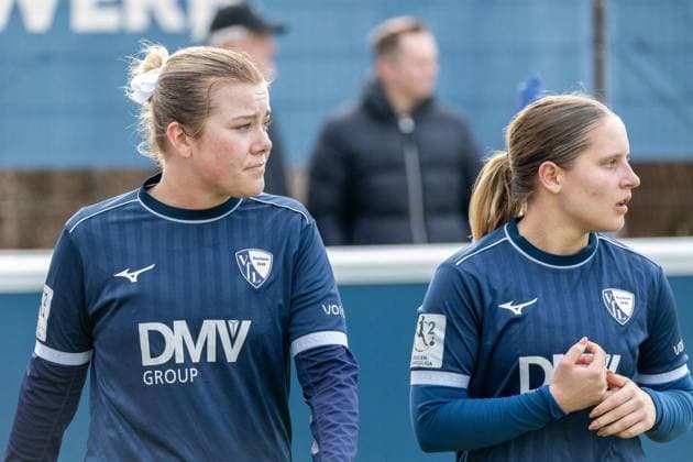 2 Womens Bundesliga VfL Bochum FC Bayern Munich II FOR EDITORIAL PURPOSES ONLY EDITORIAL USE ONLY p On Sunday, February 01, 2026, the teams of VfL Bochum blue and FC Bayern Munich II red met in the 2 Womens Bundesliga at the VfL Bochum youth training center In the picture Lara Kirkby No. 14, VfL Bochum, left and Lilith Schmidt No. 30, VfL Bochum, right Germany NRW Bochum Copyright MichaelxSchwalm Copyright: MichaelxSchwalm doc84e22gsxg441mg1rbr4l ,EDITORIAL USE ONLY Copyright: MichaelxSchwalm