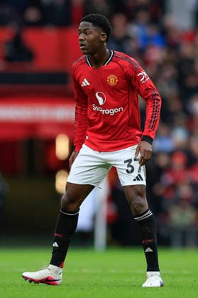 Manchester United, ManU v Fulham, Premier League Kobbie Mainoo (37) of Manchester United during the Premier League match between Manchester United and Fulham at Old Trafford, Manchester, UK on 1 February 2026. Manchester Old Trafford Greater Manchester UK Editorial use only DataCo restrictions apply See www.football-dataco.com , Copyright: xConorxMolloyx PSI-23668-0175