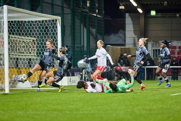 01 02 2026, GER, Womens soccer, BL, 2025 2026, RB Leipzig Eintracht Frankfurt penalty area scene, ball is just scraped off the line by Marthine Ostenstadt 16, Eintracht Frankfurt Leipzig training center of the Red Bull Saxony Germany