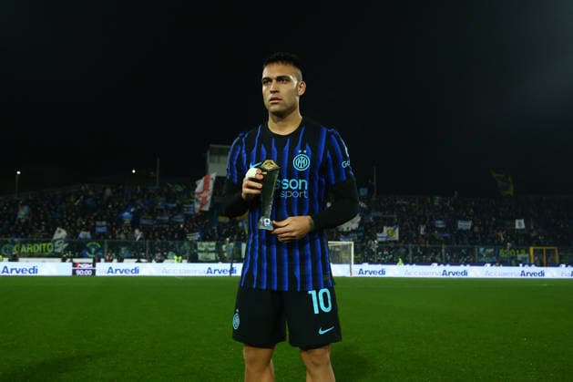 Inter s Lautaro Martinez Panini player of the match during the soccer match between Cremonese and Internazionale at the Giovanni Zini in Cremona, north west Italy -Domenica , 1 Febbraio 2026. - Soccer .  Copyright: xAlbertoxMariani LaPressex
