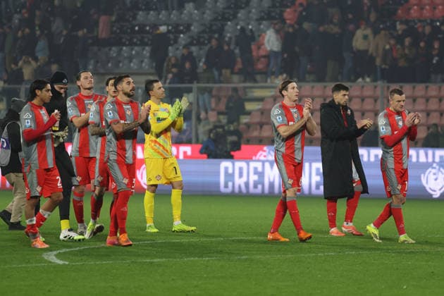 players of Cremonese s show their dejection at the end of during the Serie A soccer match between Cremonese and Inter at the Giovanni Zini Stadium in Cremona Italy - 1 February 2026. - Soccer .  Copyright: xAlbertoxMariani LaPressex