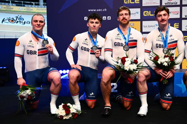 2026 UEC Track Elite European Championships Picture by Olly Hassell SWpix.com - 01 02 2026 - Cycling - 2026 UEC Track Elite European Championships - Konya Velodrome, Konya, Türkiye - Men s Team Sprint Podium - Matthew Richardson, Harry Radford, Joe Truman, Hamish Turnbull (Great Britain) after winning the Silver Medal Copyright: x xSWpix.comx(t axPhotographyxHubxLtd)xOllyxHassell SWpix.comx SWP-3177-0146