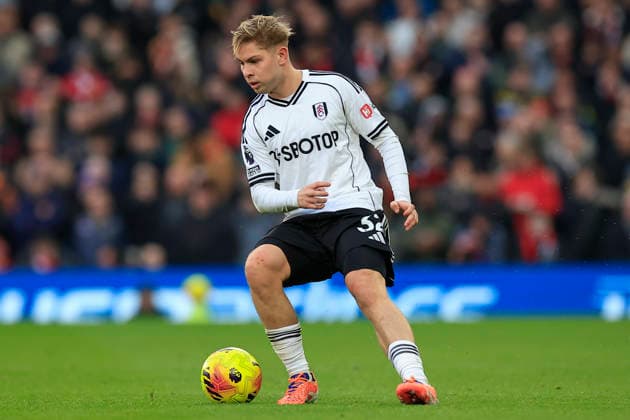 Manchester United, ManU v Fulham, Premier League Emile Smith Rowe (32) of Fulham during the Premier League match between Manchester United and Fulham at Old Trafford, Manchester, UK on 1 February 2026. Manchester Old Trafford Greater Manchester UK Editorial use only DataCo restrictions apply See www.football-dataco.com , Copyright: xConorxMolloyx PSI-23668-0187