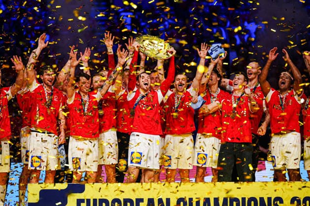 Award ceremony Denmark with EHF Cup DEN, Denmark vs Germany, Handball, EHF European Championship 2026, Final, 01 02 2026 DEN, Denmark vs Germany, Handball, EHF European Championship 2026, Final, 01 02 2026 Herning Copyright: xEibner-Pressefoto MarcelxvonxFehrnx EP_MFN