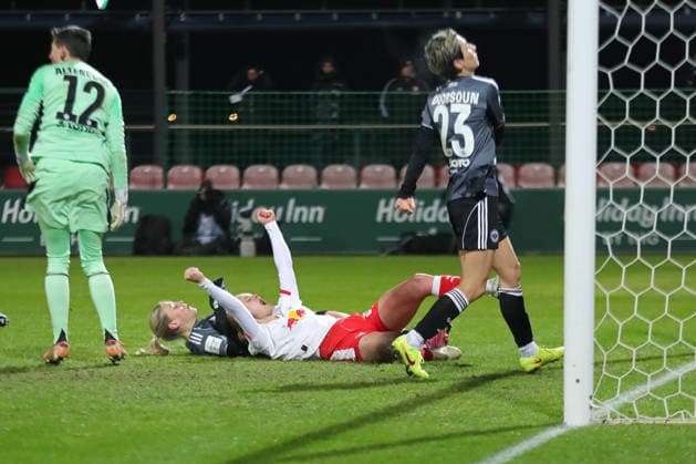 Google Pixel Womens Bundesliga, RB Leipzig Eintracht Frankfurt 01 02 2026 Victoria Krug 20, RB Leipzig celebrates her goal lying on the pitch to equalize 2 2 Football, Google Pixel Womens Bundesliga, Season 2025 2026, Matchday 16 RB Leipzig vs SG Eintracht Frankfurt on 01 02 2026, Training Center Cottaweg, Leipzig DFB REGULATIONS PROHIBIT ANY USE OF PHOTOGRAPHS AS IMAGE SEQUENCES AND OR QUASI VIDEO Copyright: xBEAUTIFULxSPORTS JanxKaeferx