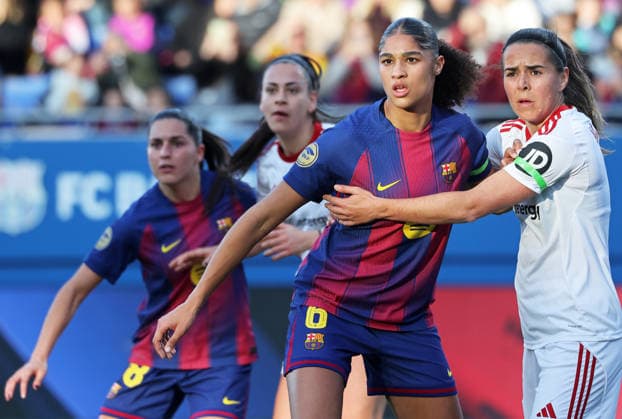 FC Barcelona, Barca Femeni v Sevilla FC Femenino - Liga F Moeve Sydney Schertenleib and Alicia Redondo play during the match between FC Barcelona Women and Sevilla FC Women, corresponding to week 18 of the Liga F Moeve, at the Johan Cruyff Stadium, in Barcelona, Spain, on February 1, 2026. Barcelona Spain  Copyright: xUrbanandsportx originalFilename:urbanandsport-fcbarcel260201_nprG3.jpg