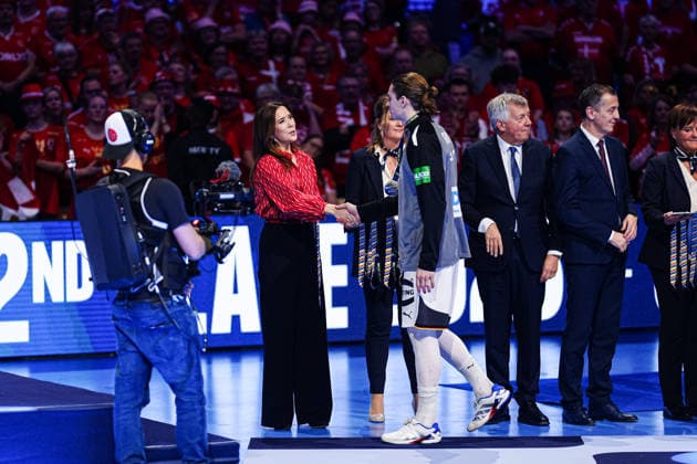 Queen Mary of Denmark presents medals DEN, Denmark vs Germany, Handball, EHF European Championship 2026, Final, 01 02 2026 DEN, Denmark vs Germany, Handball, EHF European Championship 2026, Final, 01 02 2026 Herning Copyright: xEibner-Pressefoto MarcelxvonxFehrnx EP_MFN