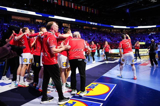 Winner selfie Denmark in front of the fans DEN, Denmark vs Germany, Handball, EHF European Championship 2026, Final, 01 02 2026 DEN, Denmark vs Germany, Handball, EHF European Championship 2026, Final, 01 02 2026 Herning Copyright: xEibner-Pressefoto MarcelxvonxFehrnx EP_MFN