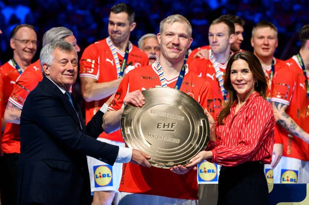 Herning Handball EM 2026 Final Denmark Germany from left EHF President Michael Wiederer, Denmarks Magnus Saugstrup Jensen, Queen Mary Elizabeth of Denmark Herning Jyske Bank Boxen Denmark