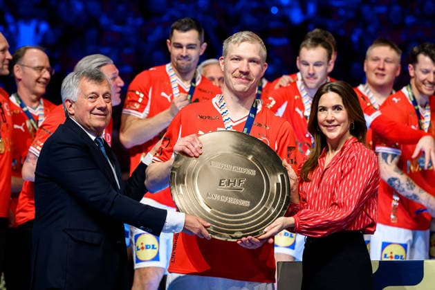 Herning Handball EM 2026 Final Denmark Germany from left EHF President Michael Wiederer, Denmarks Magnus Saugstrup Jensen, Queen Mary Elizabeth of Denmark Herning Jyske Bank Boxen Denmark