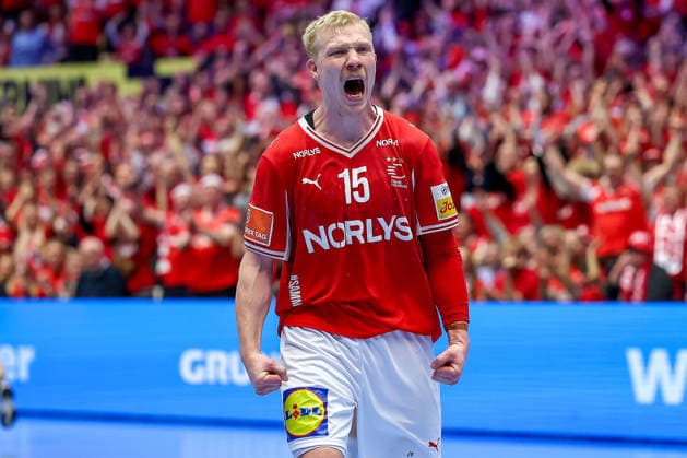 01 02 2026, Handball, Men s EHF EURO 2026, Germany Denmark, Jyske Bank Boxen in Herning, Final Magnus Saugstrup Jensen Denmark 15 cheering Denmark