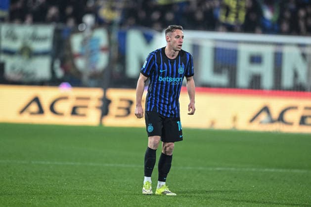 CALCIO - Serie A - US Cremonese vs Inter - FC Internazionale Davide Frattesi of Inter FC in looks on during the Italian Serie A football match between US Cremonese and Inter FC on February 1, 2026 at Giuseppe Meazza San Siro Siro stadium in Milan, Italy. Photo Tiziano Ballabio Cremona Italy  Copyright: xIPAxSport ABACAx