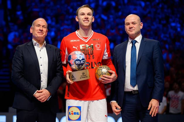 Herning Handball EM 2026 Final Denmark Germany Denmarks Mathias Gidsel MVP, EGF Managing Director Martin Hausleitner Herning Jyske Bank Boxing Denmark