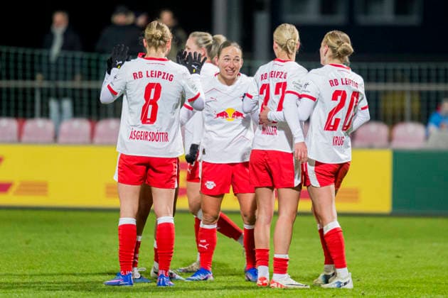 01 02 2026, xomx, Soccer Google Pixel Women Bundesliga, RB Leipzig Eintracht Frankfurt v l jubelt, Torjubel, Tor, Goal, Jubel, Freude, freuen zum 2 2 mit dem Schlusspfiff DFL DFB REGULATIONS PROHIBIT ANY USE OF PHOTOGRAPHS as IMAGE SEQUENCES and or QUASI VIDEO Leipzig