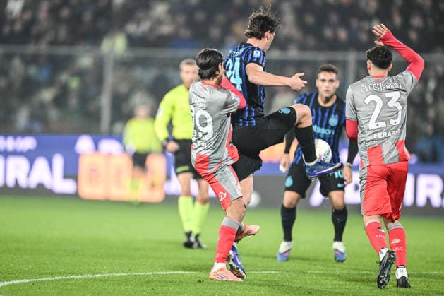US Cremonese v FC Internazionale - Serie A Francesco Pio Esposito of Inter FC is in action during the Italian Serie A football match between US Cremonese and Inter FC at Giuseppe Meazza San Siro stadium in Milan, Italy, on February 1, 2026. Cremona Italy  Copyright: xTizianoxBallabiox originalFilename:ballabio-uscremon260201_npvfy.jpg