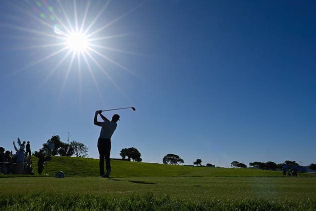 February 01, 2026: Jake Knapp tees off on the 2nd hole during the final round of the Farmers Insurance Open on Torrey Pines South Course in San Diego, California. CSM San Diego USA - ZUMAc04_ 20260201_zma_c04_057 Copyright: xJustinxFinex