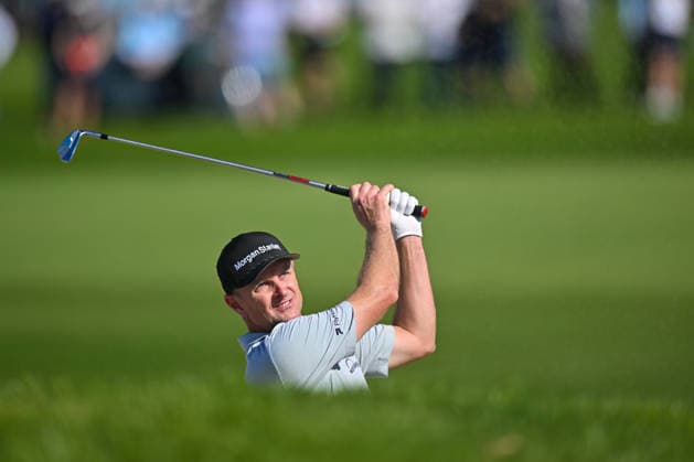 February 01, 2026: Justin Rose hits a shot from a bunker on the 5th hole during the final round of the Farmers Insurance Open on Torrey Pines South Course in San Diego, California. CSM San Diego USA - ZUMAc04_ 20260201_zma_c04_065 Copyright: xJustinxFinex