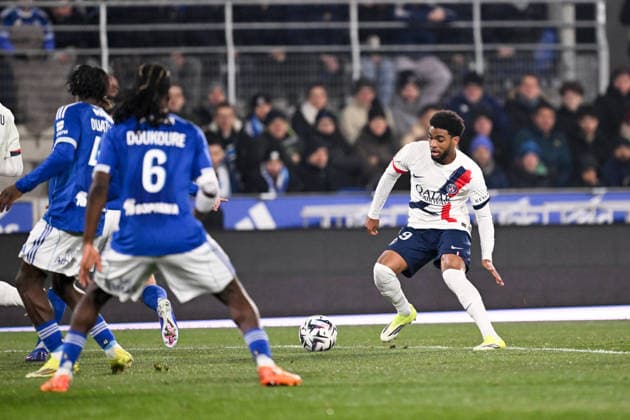 RC Strasbourg Alsace v Paris Saint-Germain - Ligue 1 McDonald s 2025 2026 49 Ibrahim MBAYE (psg) during the Ligue 1 McDonald s match between Strasbourg and Paris SG at Stade de la Meinau on February 1, 2026 in Strasbourg, France. Strasbourg France  Copyright: xFEPx 776348271