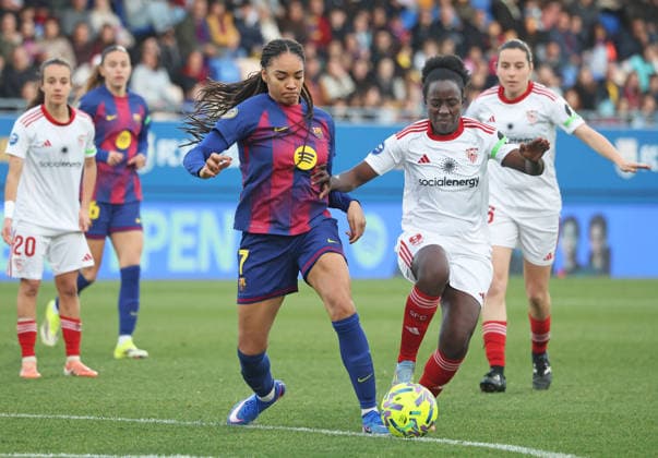 FC Barcelona, Barca Femeni v Sevilla FC Femenino - Liga F Moeve Salma Paralluelo and Fatoumata Kanteh play during the match between FC Barcelona Women and Sevilla FC Women, corresponding to week 18 of the Liga F Moeve, at the Johan Cruyff Stadium in Barcelona, Spain, on February 1, 2026. Barcelona Spain  Copyright: xUrbanandsportx originalFilename:urbanandsport-fcbarcel260201_npi22.jpg