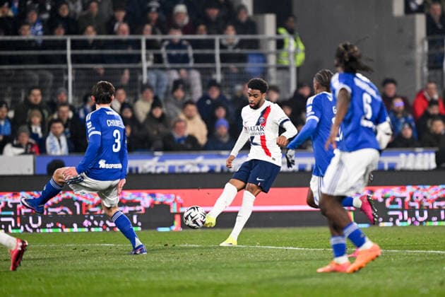 RC Strasbourg Alsace v Paris Saint-Germain - Ligue 1 McDonald s 2025 2026 49 Ibrahim MBAYE (psg) during the Ligue 1 McDonald s match between Strasbourg and Paris SG at Stade de la Meinau on February 1, 2026 in Strasbourg, France. Strasbourg France  Copyright: xFEPx 776348271