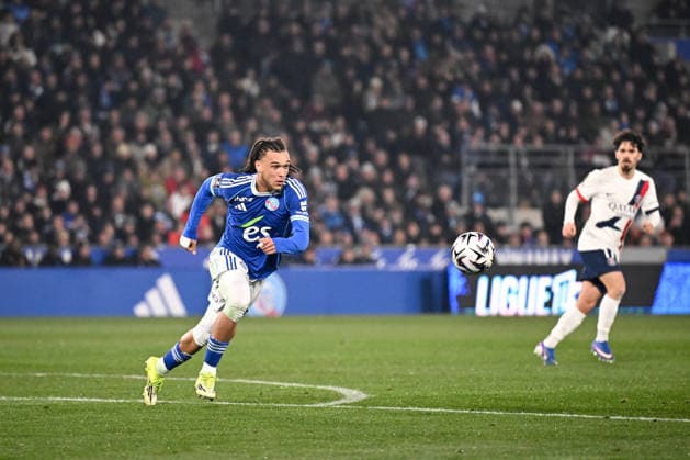 RC Strasbourg Alsace v Paris Saint-Germain - Ligue 1 McDonald s 2025 2026 07 Diego MOREIRA (rcsa) during the Ligue 1 McDonald s match between Strasbourg and Paris SG at Stade de la Meinau on February 1, 2026 in Strasbourg, France. Strasbourg France  Copyright: xFEPx 776348271