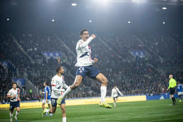 FOOTBALL: Ligue 1 Racing Strasbourg (RCS) vs Paris Saint Germain (PSG) - 01 02 2026 Stade de la Meinau. Strasbourg - France Joie des joueurs de l equipe de Paris Saint Germain (PSG) apres le but de Senny Mayulu 24 (PSG)  Copyright: xElyxandroxCEGARRAx