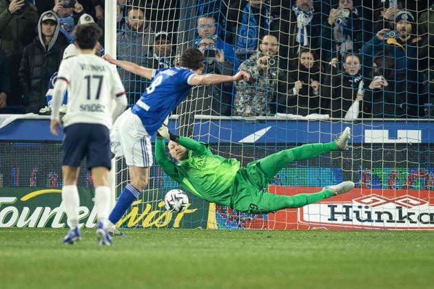 FOOTBALL: Ligue 1 Racing Strasbourg (RCS) vs Paris Saint Germain (PSG) - 01 02 2026 Stade de la Meinau. Strasbourg - France Matvey Safonov 39 (PSG) penalty arrÃªtÃ a Joaquin Panichelli 9 (RCS)  Copyright: xelyxandroxcegarrax
