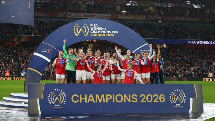 London, England, February 01 2026: Players of Arsenal lift the trophy after the FIFA Womens Champions Cup 2026 Final game between Arsenal and SC Corinthians at Emirates Stadium in London, England. (Photo by Jay Patel Sports Press Photo SPP) Copyright: xJayxPatel SportsxPressxPhoto SPPx Sportspressphoto_SPR88142
