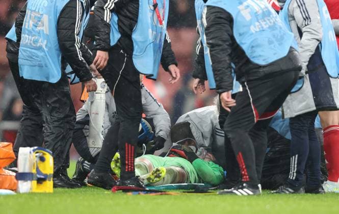 . - Arsenal Women v Corinthians Women, FIFA Women s Champions Cup Final, Emirates Stadium, London, UK - 1st February 2026. Daniel Weir Crystal Pix Daniel Weir Crystal Pix Anneke Borbe of Arsenal Women goes down injured and receives medical treatment before being stretchered off in a neck brace and being given oxygen. - Arsenal Women v Corinthians Women, FIFA Women s Champions Cup Final, Emirates Stadium, London, UK - 1st February 2026. Daniel Weir Crystal Pix London Emirates Stadium UK Copyright: xDanielxWeirx CP_Arsenal_Women_Corinthians_Women_DW32