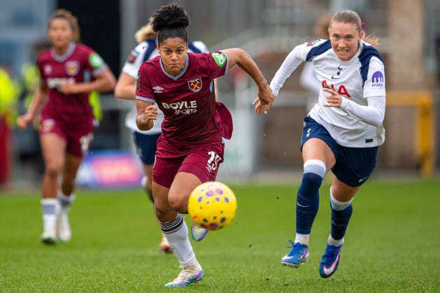 Shakiera Martinez (19 West Ham) chases during the Barclays Women?s Super League game between West Ham United v Tottenham Hotspur at Chigwell Construction Stadium, London, England. (Photo by Mike Turner Sports Press Photo SPP) Copyright: xMikexTurner SPPx Sportspressphoto_SPR88189