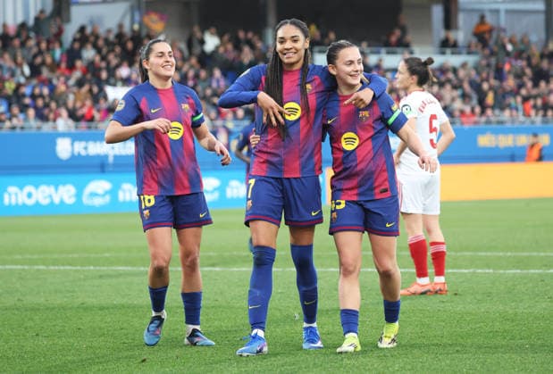 FC Barcelona, Barca Femeni v Sevilla FC Femenino - Liga F Moeve Kika Nazareth, Carla Julia, and Salma Paralluelo celebrate during the match between FC Barcelona Women and Sevilla FC Women, corresponding to week 18 of the Liga F Moeve, played at the Johan Cruyff Stadium in Barcelona, Spain, on February 1, 2026. Barcelona Barcelona Spain  Copyright: xUrbanandsportx originalFilename:urbanandsport-fcbarcel260201_npbqX.jpg