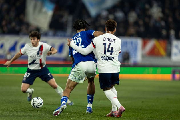 FOOTBALL: Ligue 1 Racing Strasbourg (RCS) vs Paris Saint Germain (PSG) - 01 02 2026 Stade de la Meinau. Strasbourg - France DÃ sirÃ DouÃ 14 (PSG) et GuÃ la DouÃ 22 (RCS)  Copyright: xelyxandroxcegarrax