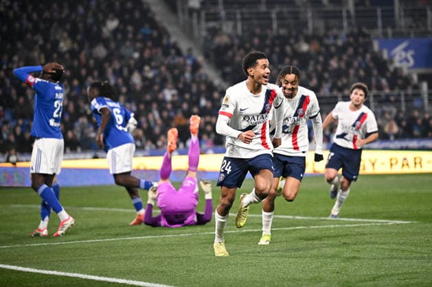 RC Strasbourg Alsace v Paris Saint-Germain - Ligue 1 McDonald s 2025 2026 24 Senny MAYULU (psg) during the Ligue 1 McDonald s match between Strasbourg and Paris SG at Stade de la Meinau on February 1, 2026 in Strasbourg, France. Strasbourg France  Copyright: xFEPx 776348271