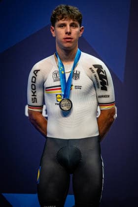 TEUTENBERG Tim Torn UEC Track Cycling European Championships Konya 2026 TEUTENBERG Tim Torn GER Germany Second Place Award Ceremony Medal Ceremony Podium Portrait Portrait Portrait Event Event UEC Track Cycling European Championships 2026 Category Category Cycling Track Cycling European Championships Location Location Asia Turkey Konya Discipline Elimination Race Category Elite Men Distance m Date Date 01 02 2026 Sunday Day 1