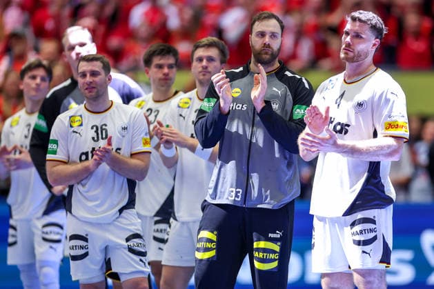 01 02 2026, Handball, Men s EHF EURO 2026, Germany Denmark, Jyske Bank Boxing in Herning, Final Lukas Mertens Germany 36 Renars Uscins Germany 23 Franz Semper Germany 32 Andreas Wolff Germany 33 with tears in his eyes Johannes Golla Germany 04 disappointed Disappointment after the defeat against Denmark Denmark