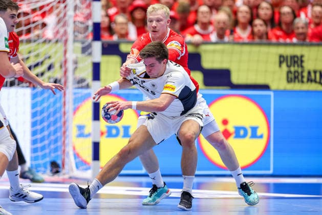 01 02 2026, Handball, Men s EHF EURO 2026, Germany Denmark, Jyske Bank Boxing in Herning, Final Renars Uscins Germany 23 in duel against Magnus Saugstrup Jensen Denmark 15 Denmark