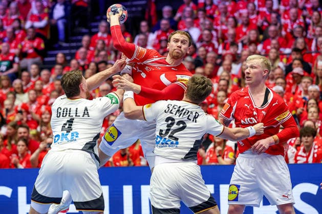01 02 2026, Handball, Men s EHF EURO 2026, Germany Denmark, Jyske Bank Boxing in Herning, Final Simon Bogetoft Pytlick Denmark 43 Magnus Saugstrup Jensen Denmark 15 in a duel against Johannes Golla Germany 04 Franz Semper Germany 32 Denmark