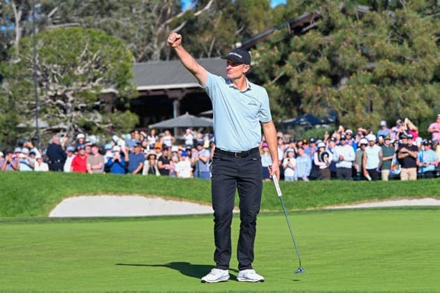 LA JOLLA, CA - FEBRUARY 01: Justin Rose (GBR) celebrates winning the Farmers Insurance Open on February 1, 2026, at Torrey Pines Golf Course, La Jolla, California. (Photo by Ken Murray Icon Sportswire) GOLF: FEB 01 PGA, Golf Herren Farmers Insurance Open EDITORIAL USE ONLY Icon2602010464