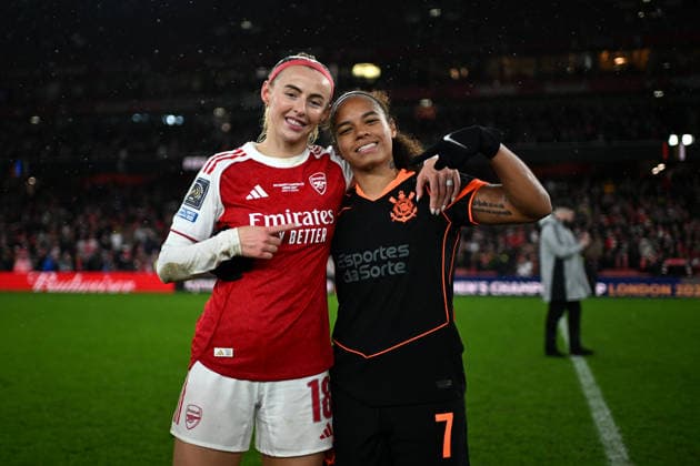 Arsenal Women FC v SC Corinthians - FIFA Women s Champions Cup 2026 Final LONDON, ENGLAND - FEBRUARY 01: Chloe Kelly of Arsenal and Gisela Robledo of SC Corinthians embrace following the FIFA Women s Champions Cup 2026 Final match between Arsenal Women FC and SC Corinthians at Arsenal Stadium on February 01, 2026 in London, England., Credit:JB1 JB1 Avalon United Kingdom, England, London, Arsenal Stadium  Copyright: xJB1x xJB1x xAvalonx 1071386348