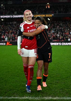 Arsenal Women FC v SC Corinthians - FIFA Women s Champions Cup 2026 Final LONDON, ENGLAND - FEBRUARY 01: Chloe Kelly of Arsenal and Gisela Robledo of SC Corinthians embrace following the FIFA Women s Champions Cup 2026 Final match between Arsenal Women FC and SC Corinthians at Arsenal Stadium on February 01, 2026 in London, England., Credit:JB1 JB1 Avalon United Kingdom, England, London, Arsenal Stadium  Copyright: xJB1x xJB1x xAvalonx 1071386354